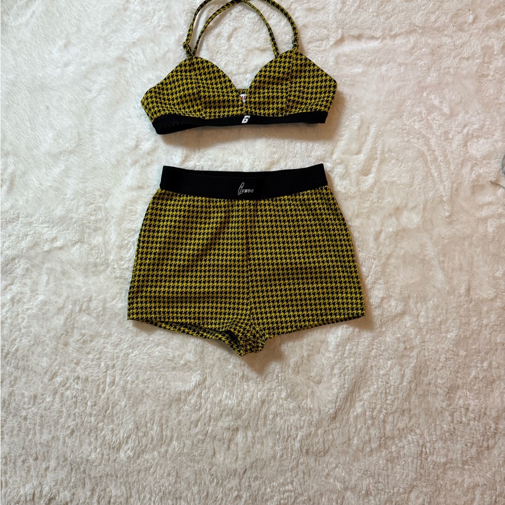 Gsuwoo yellow and black 2 piece